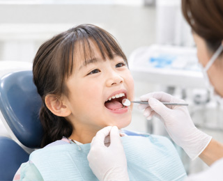 お子さまのむし歯予防や歯並びも見てほしい方
